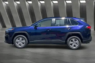 Toyota RAV4 2025 AWD XLE 4dr SUV