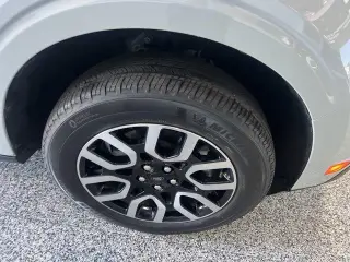 Ford Maverick 2023 AWD XL 4dr SuperCrew 4.5 ft. SB