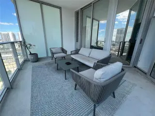 Propiedad en alquiler con 1 dormitorio y 2 baños en Miami