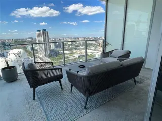 Propiedad en alquiler con 1 dormitorio y 2 baños en Miami