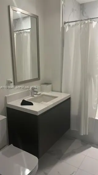 Propiedad en alquiler con 1 dormitorio y 2 baños en Miami