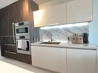 Propiedad en alquiler con 1 dormitorio y 2 baños en Miami