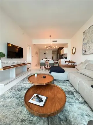 Propiedad en alquiler con 1 dormitorio y 2 baños en Miami