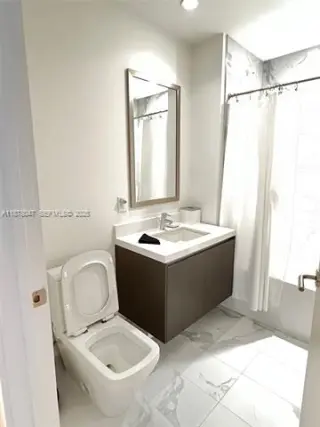 Propiedad en alquiler con 1 dormitorio y 2 baños en Miami