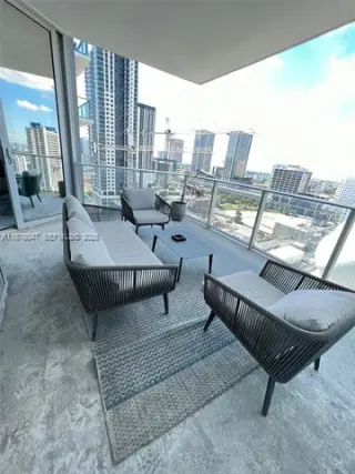 Propiedad en alquiler con 1 dormitorio y 2 baños en Miami
