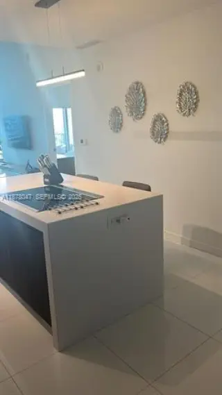 Propiedad en alquiler con 1 dormitorio y 2 baños en Miami