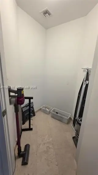 Propiedad en alquiler con 2 habitaciones y 2.5 baños en Miami