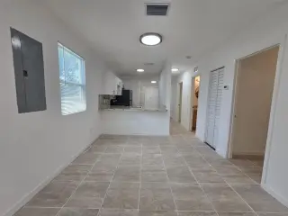 Propiedad en alquiler con 2 habitaciones y 1 baño en Miami