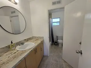 Propiedad en alquiler con 2 habitaciones y 1 baño en Miami