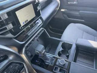 Toyota Tundra 2023 4x4 SR5 4dr CrewMax Cab Pickup SB