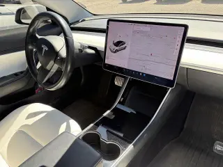 Tesla Model 3 2018 AWD Performance 4dr Fastback