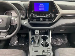 Toyota Highlander 2024 LE 4dr SUV