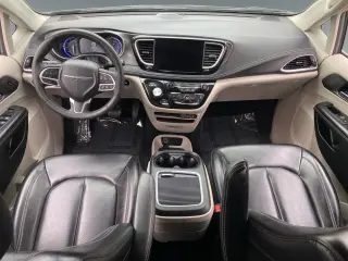 Chrysler Pacifica Plug-In Hybrid 2023 Touring L 4dr Mini-Van