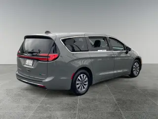Chrysler Pacifica Plug-In Hybrid 2023 Touring L 4dr Mini-Van