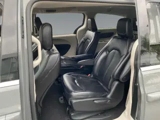 Chrysler Pacifica Plug-In Hybrid 2023 Touring L 4dr Mini-Van