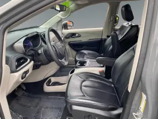 Chrysler Pacifica Plug-In Hybrid 2023 Touring L 4dr Mini-Van