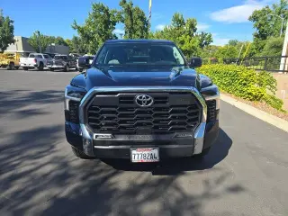 Toyota Tundra 2024 4x4 SR5 4dr CrewMax Cab Pickup SB