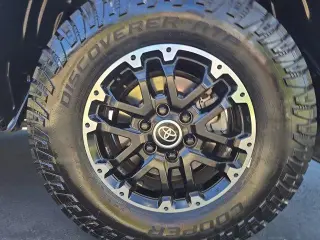 Toyota Tundra 2024 4x4 SR5 4dr CrewMax Cab Pickup SB