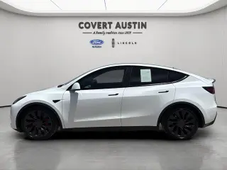 Tesla Model Y 2022 AWD Performance 4dr Crossover