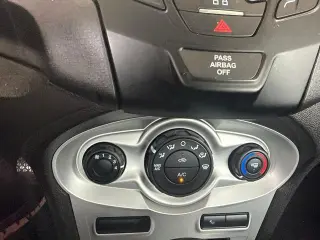 Ford Fiesta 2017 SE 4dr Sedan