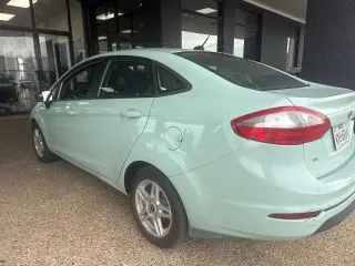 Ford Fiesta 2017 SE 4dr Sedan