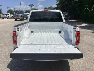 Ford F-150 2023 4x2 XL 4dr SuperCrew 5.5 ft. SB