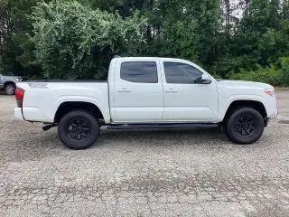 Toyota Tacoma 2023 4x4 SR V6 4dr Double Cab 5.0 ft SB
