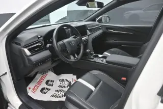 Toyota Camry 2025 SE 4dr Sedan