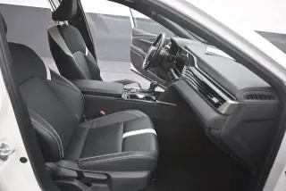 Toyota Camry 2025 SE 4dr Sedan