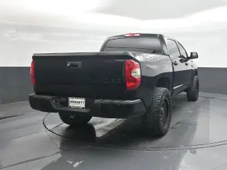 Toyota Tundra 2015 4x4 SR5 4dr CrewMax Cab Pickup SB (5.7L V8 FFV)