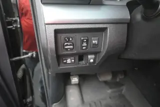 Toyota Tundra 2015 4x4 SR5 4dr CrewMax Cab Pickup SB (5.7L V8 FFV)