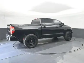 Toyota Tundra 2015 4x4 SR5 4dr CrewMax Cab Pickup SB (5.7L V8 FFV)