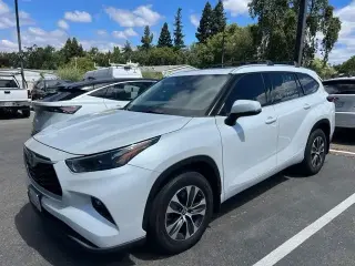 Toyota Highlander 2022 AWD XLE 4dr SUV