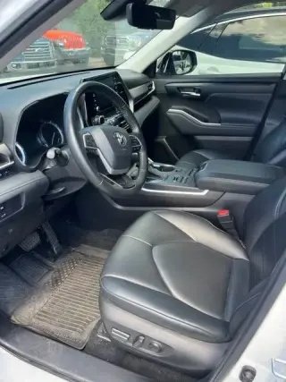 Toyota Highlander 2022 AWD XLE 4dr SUV