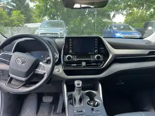 Toyota Highlander 2022 AWD XLE 4dr SUV