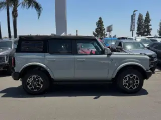 Ford Bronco 2024 4x4 Outer Banks 4dr SUV