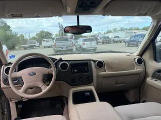 Ford Expedition 2004 XLT 4dr SUV