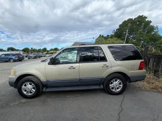 Ford Expedition 2004 XLT 4dr SUV