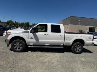 Ford F-350 Super Duty 2016 4x4 King Ranch 4dr Crew Cab 6.8 ft. SB SRW Pickup