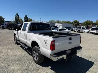 Ford F-350 Super Duty 2016 4x4 King Ranch 4dr Crew Cab 6.8 ft. SB SRW Pickup