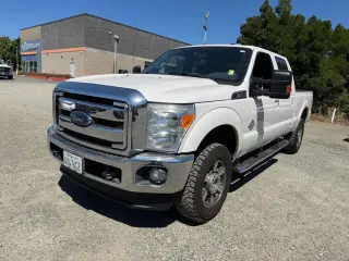 Ford F-350 Super Duty 2016 4x4 King Ranch 4dr Crew Cab 6.8 ft. SB SRW Pickup