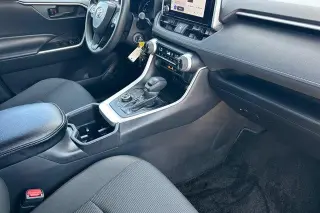 Toyota RAV4 Hybrid 2024 AWD LE 4dr SUV