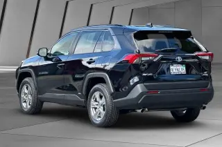 Toyota RAV4 Hybrid 2024 AWD LE 4dr SUV