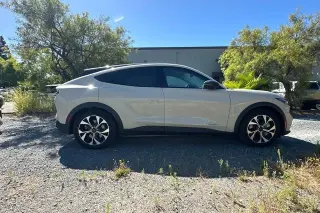 Ford Mustang Mach-E 2025 Select 4dr SUV