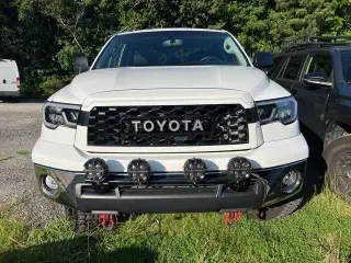 Toyota Tundra 2013 4x4 Grade 4dr CrewMax Cab Pickup SB (5.7L V8 FFV)