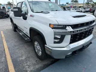 Chevrolet Silverado 2500HD 2022 4x4 LT 4dr Crew Cab SB