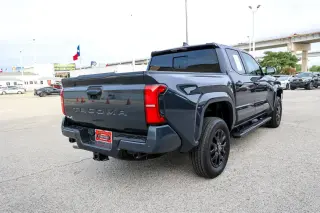 Toyota Tacoma 2025 4x4 SR5 4dr Double Cab 5.0 ft SB