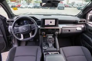Toyota Tacoma 2025 4x4 SR5 4dr Double Cab 5.0 ft SB