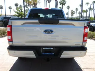 Ford F-150 2023 4x2 XL 4dr SuperCrew 5.5 ft. SB