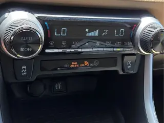 Toyota RAV4 2025 XLE Premium 4dr SUV